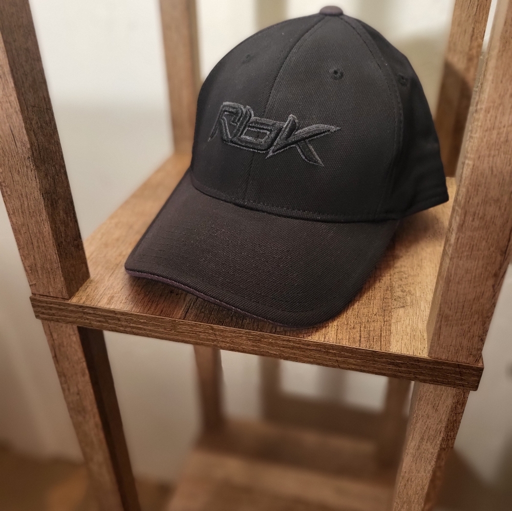 Vintage NWOT Reebok Hat Cap OS Rbk Logo Black Embroidered